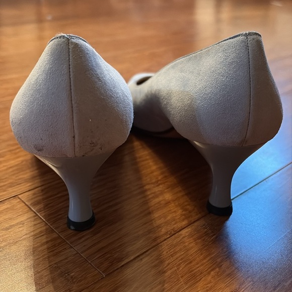 St. John Light blue suede Heels - kitten heel - women’s size 8.5 - Picture 6 of 9